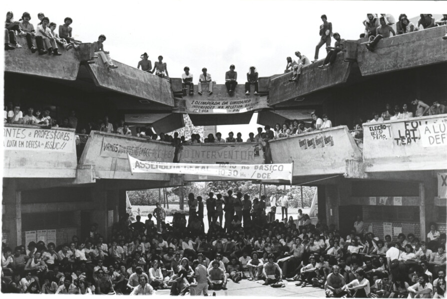 Assembleia durante a intervenção na Unicamp