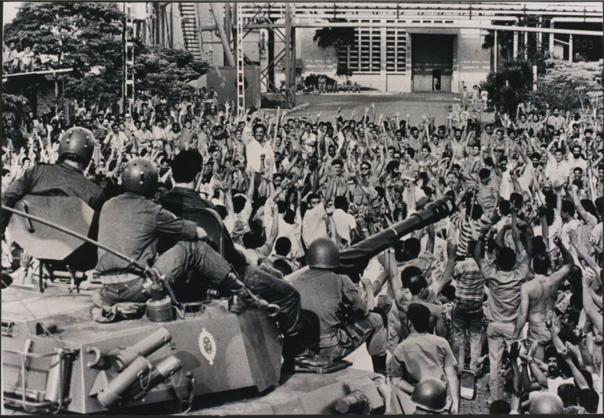 Exército na Cia. Siderúrgica Nacional (CSN) durante greve dos operários