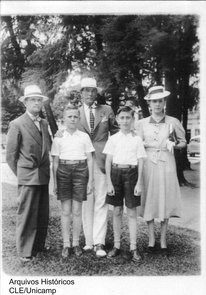 Família de Newton Carneiro Affonso da Costa