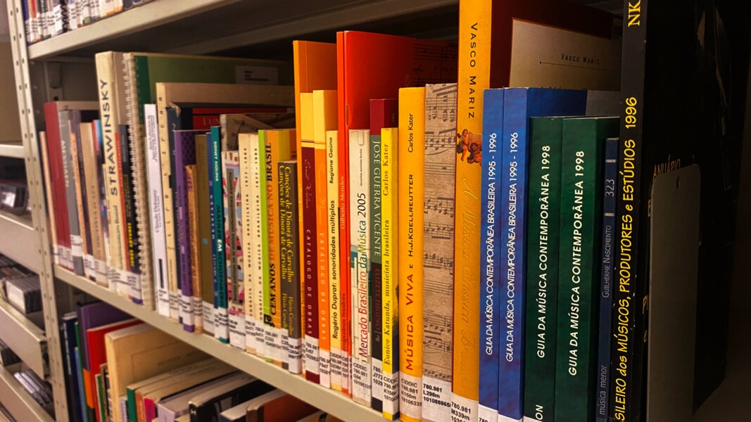 Biblioteca do Centro de Documentação de Música Contemporânea