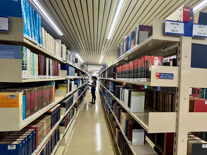 Biblioteca da Área de Engenharia e Arquitetura